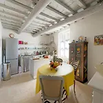 Apartment Chez Vous A Uzes, Heated Pool, Garden, Historic Centre