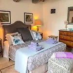 Chez Vous A Uzes, Heated Pool, Garden, Historic Centre Apartment