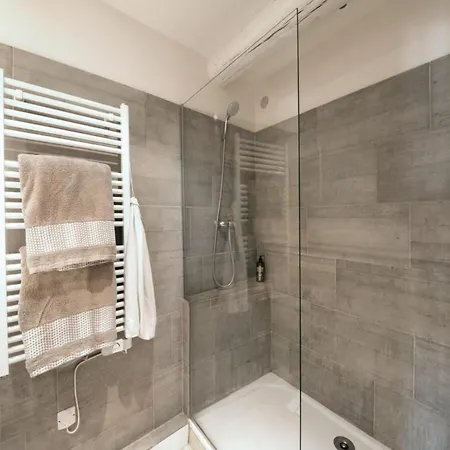 Chez Vous A Uzes, Heated Pool, Garden, Historic Centre *
