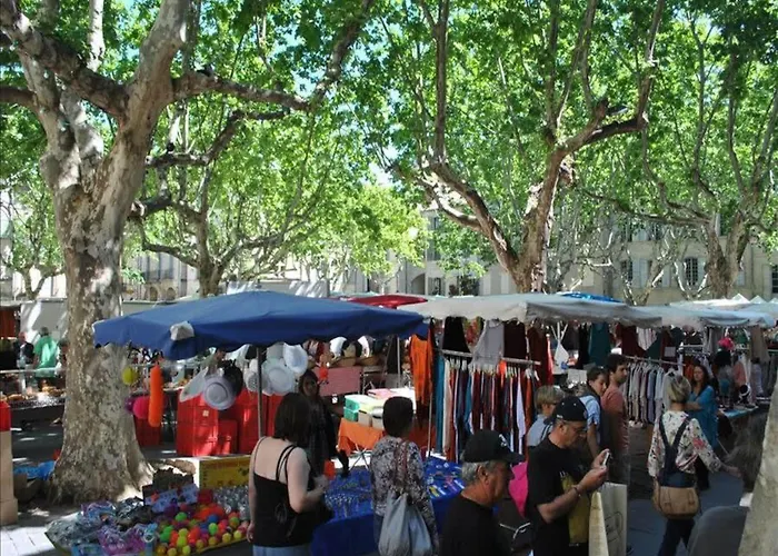 Heated Pool In Appartamento Uzès